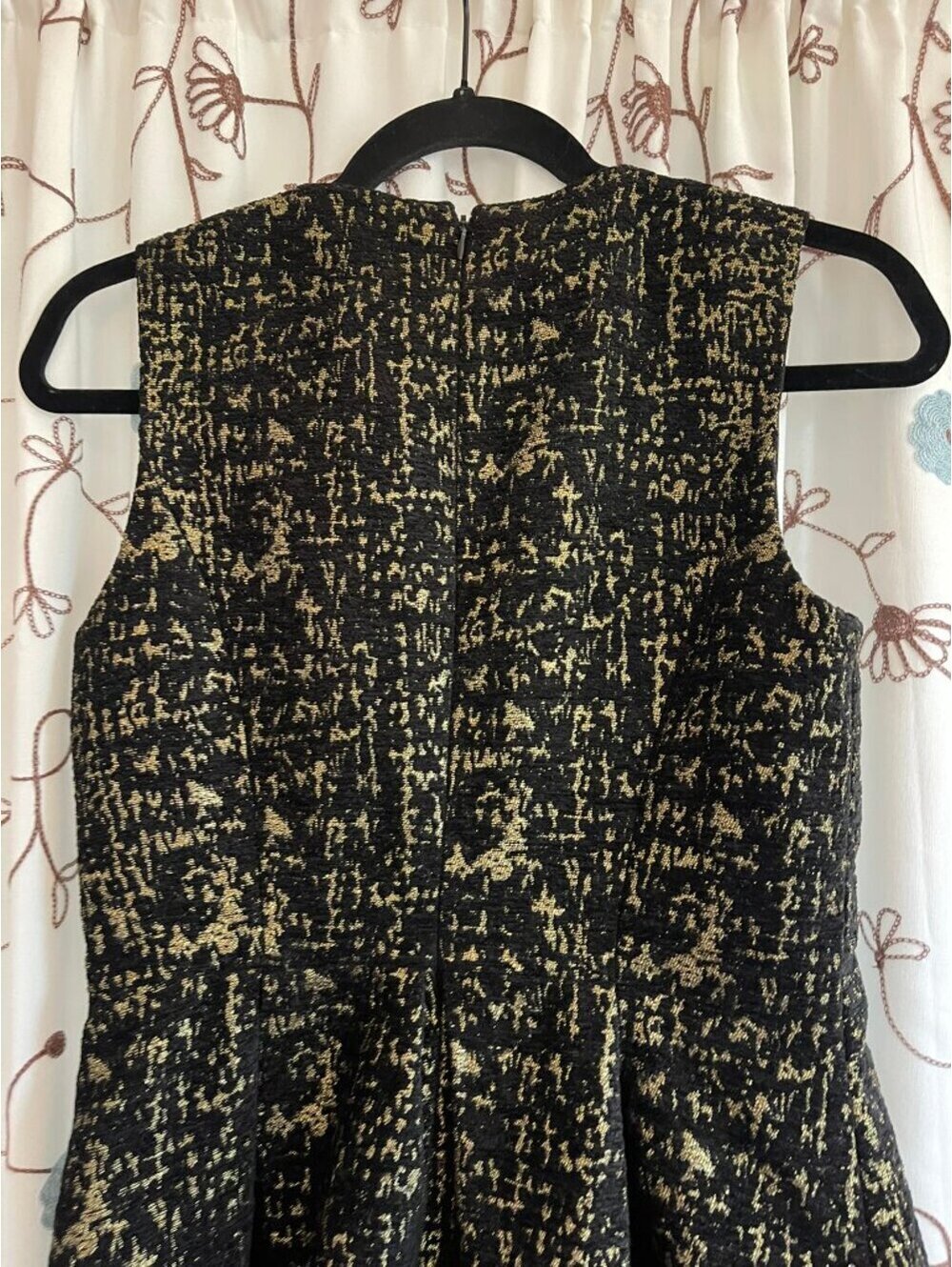 Vero Moda | Sz 4 | US 4 - Black & Gold Jacquard Fit-and-Flare Dress - Picture 6 of 9